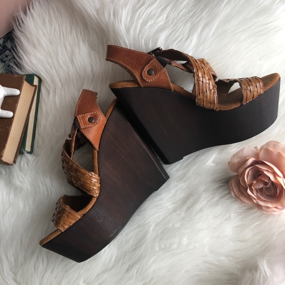 Sbicca Vintage Collection Wooden Block Wedges - Picture 3 of 8